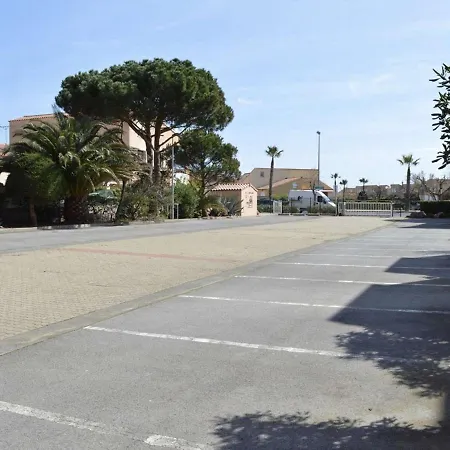 Apartment 2 Pieces/cabine Avec Balcon Et Parking Prive - 200m Plage, Climatise, Animaux Acceptes - Fr-1-229d-116